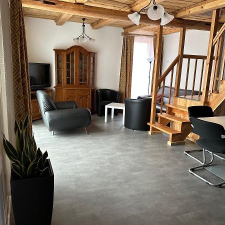 1852 Landgasthof- Ferienwohnung 埃尔策 外观 照片